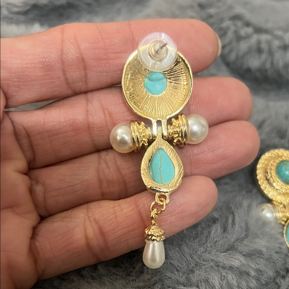 Gold-Tone Turquoise & Pearl Drop Fashion Earrings NEW - Picture 2 of 2